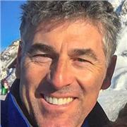 Professeur d'anglais dynamique et créatif disponible pour des cours particuliers individuels à domicile et pour des groupes dans une petite ou grande entreprise.